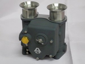 画像1: AUTOart AAD Carburetor Salt&Pepper Shaker(Short)