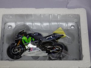 画像16: スパーク ヤマハ YZR M1 #46 Team Movistar Yamaha Valentino Rossi 2016 BLUE