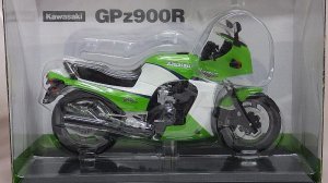 画像1: アオシマ カワサキ GPZ900R Lime Green