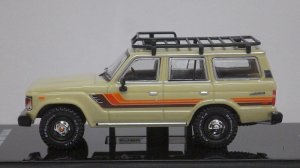 画像5: INNO MODELS トヨタ ランドクルーザー FJ60 DESERT BEIGE