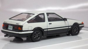 画像3: ホビージャパン トヨタ スプリンター トレノ GT APEX(AE86) Customized Ver./カーボンボンネット High Tech 2 Tone(WHITE/BLACK)