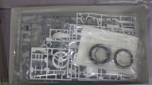 画像2: ハセガワ スズキ GSX-R750(H)(GR71G) 1987 BLACK/RED