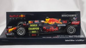 画像5: ミニチャンプス レッドブルレーシング ホンダ RB16B MAX VERSTAPPEN ABU-DHABI WORLD CHAMPION 2021/PIT BOARD