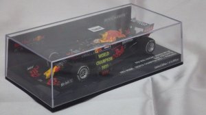 画像6: ミニチャンプス レッドブルレーシング ホンダ RB16B MAX VERSTAPPEN ABU-DHABI WORLD CHAMPION 2021/PIT BOARD