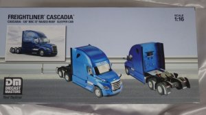 画像2: ダイキャストマスター フレイトライナー CASCADIA FULL FUNCTIONING S=1/16 RC トラクター