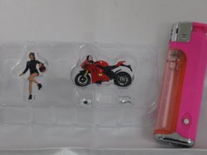 画像8: MINI GT ドカティ パニガーレ V4 S w/Ducati Girl RED