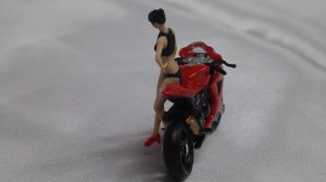 画像4: CM-MODEL MV AGUSTA F3 ROSSO 2022 with show girl RED