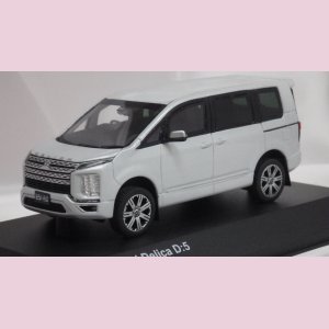 画像: kyosho MITSUBISHI Delica D:5 WHITE