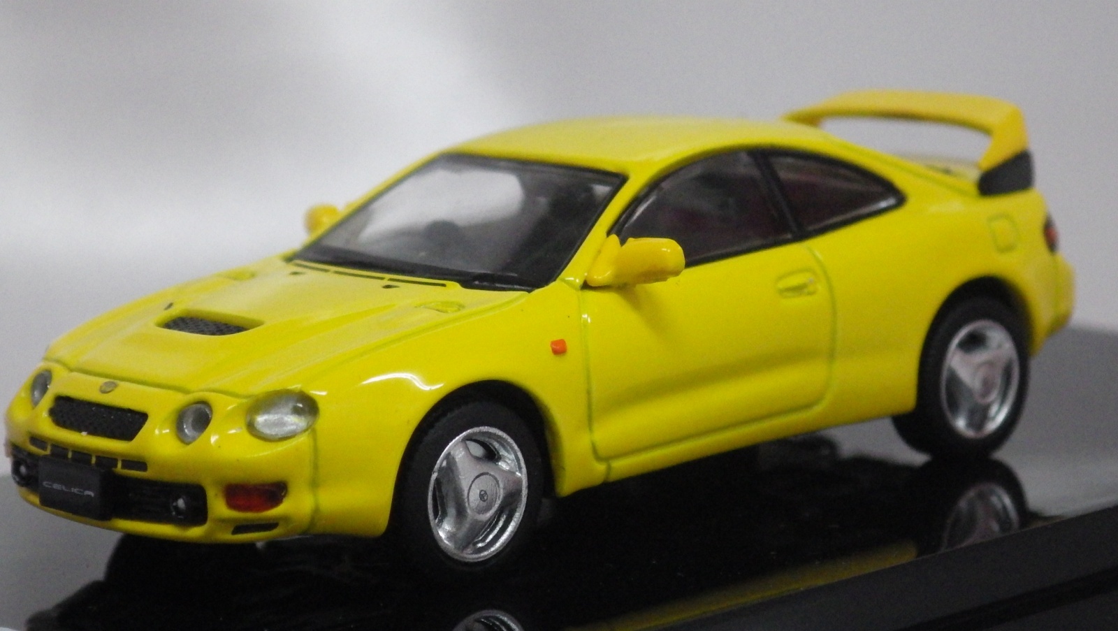 画像1: ホビージャパン トヨタ セリカ GT-FOUR WRC Edition(ST205) エンジンディスプレイモデル付き Super Bright Yellow