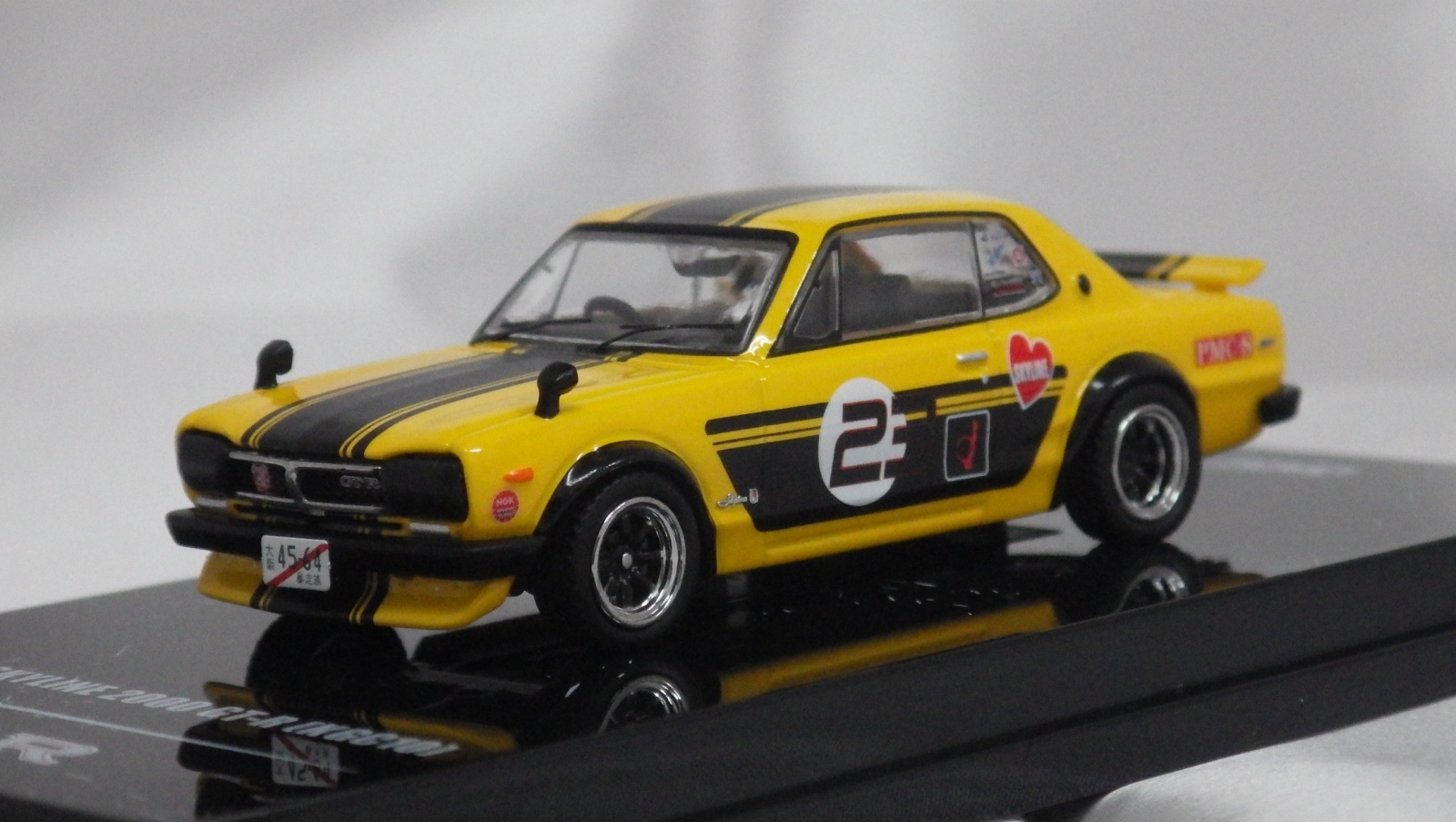 画像1: INNO MODELS NISSAN SKYLINE 2000 GT-R[KGC10] YELLOW