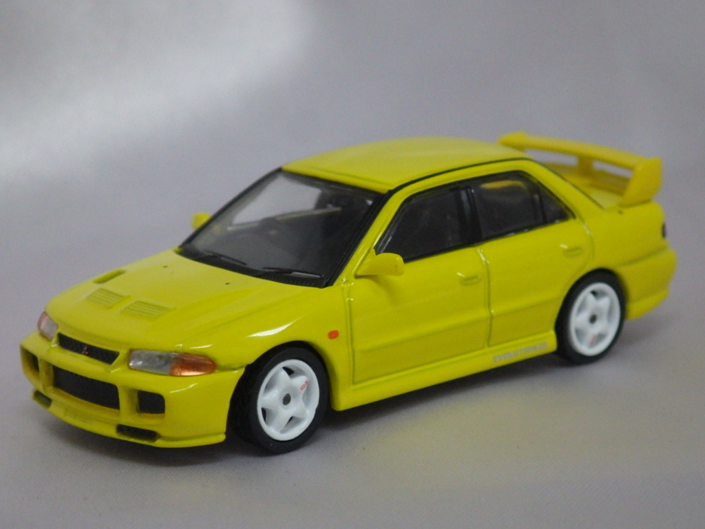 画像1: TARMAC WORKS MITSUBISHI Lancer GSR Evolution III YELLOW