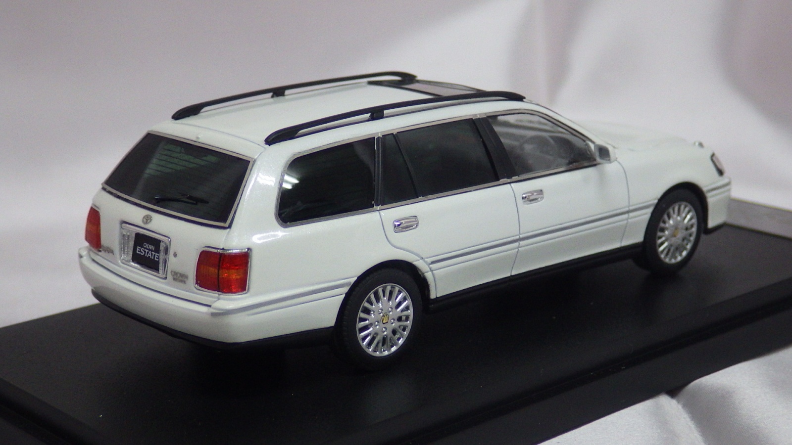 画像3: MARK43 TOYOTA CROWN ESTATE3.0 ROYAL SALOON White Pearl Crystal Shine