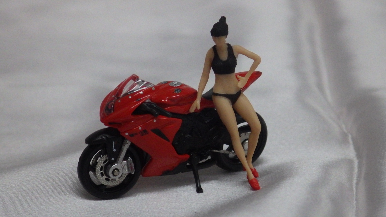 画像1: CM-MODEL MV AGUSTA F3 ROSSO 2022 with show girl RED