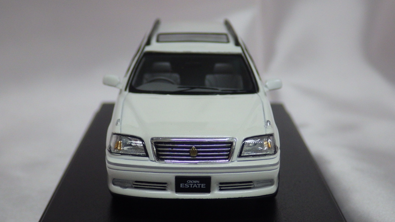 画像2: MARK43 TOYOTA CROWN ESTATE3.0 ROYAL SALOON White Pearl Crystal Shine