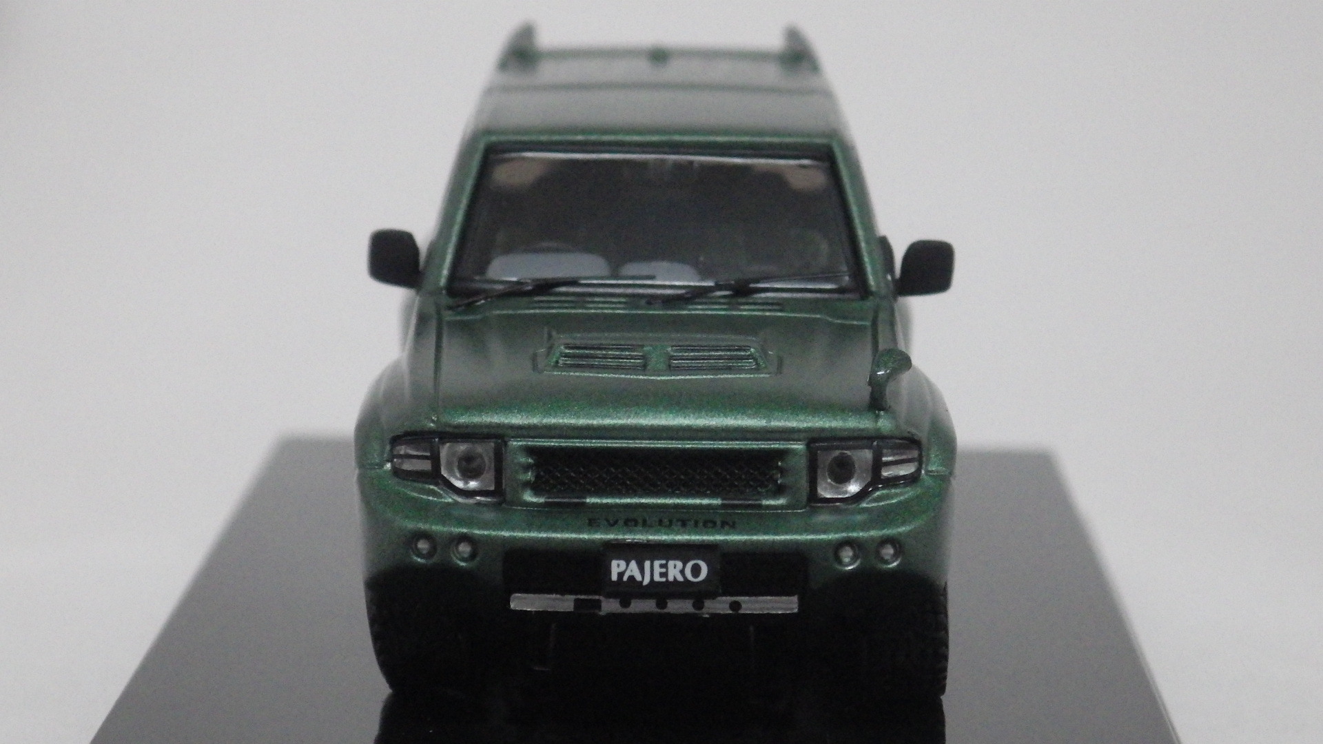 画像2: INNO MODELS 三菱 パジェロ エボリューション SATIN GREEN