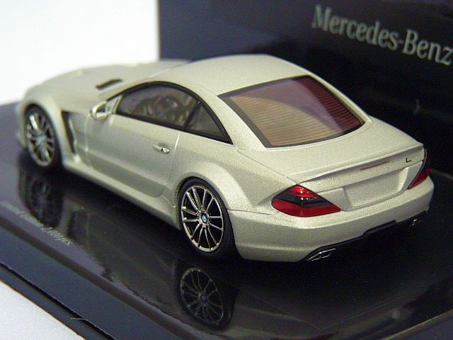 画像4: MINICHAMPS  Mercedes-Benz  SL65 AMG (R230) 2009 Linea Opaca No.4	MAT.SILVER